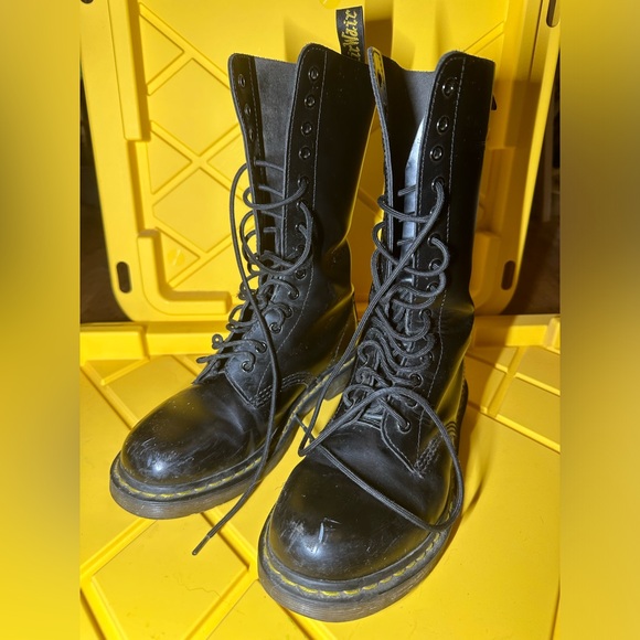 Dr. Marten’s 1914 Black Leather Boots vintage size 9 - Picture 1 of 8